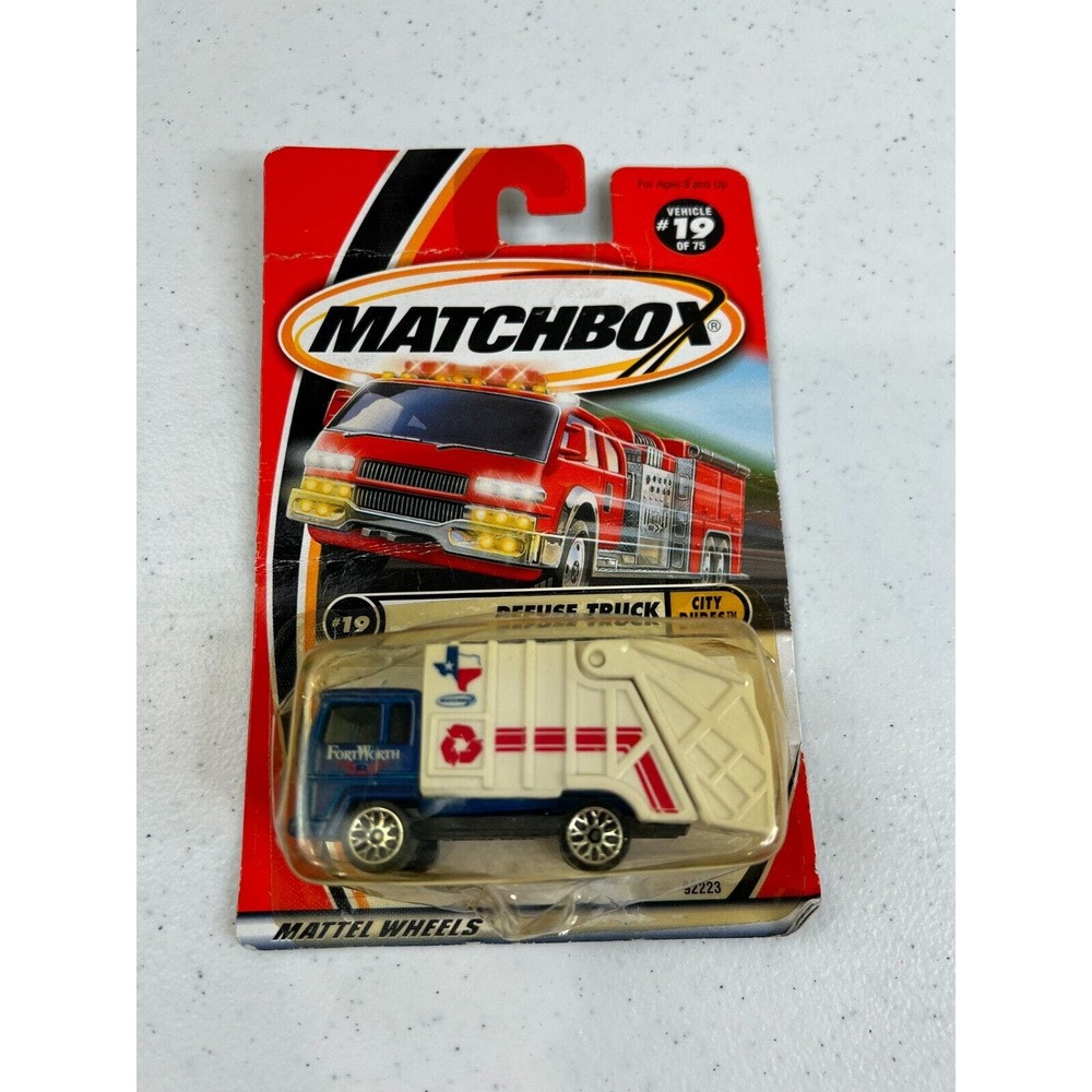 Matchbox 2001-19/75 Kids Red White City Dudes 1:64 Scale Garbage Refuse Truck